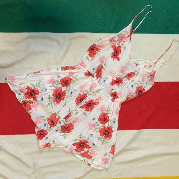 Floral romper 🌸 ☀️ - Picture 3 of 6